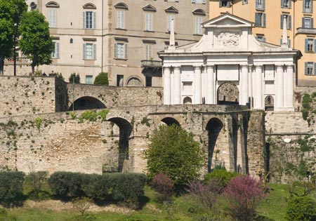 Porta San Giacomo
